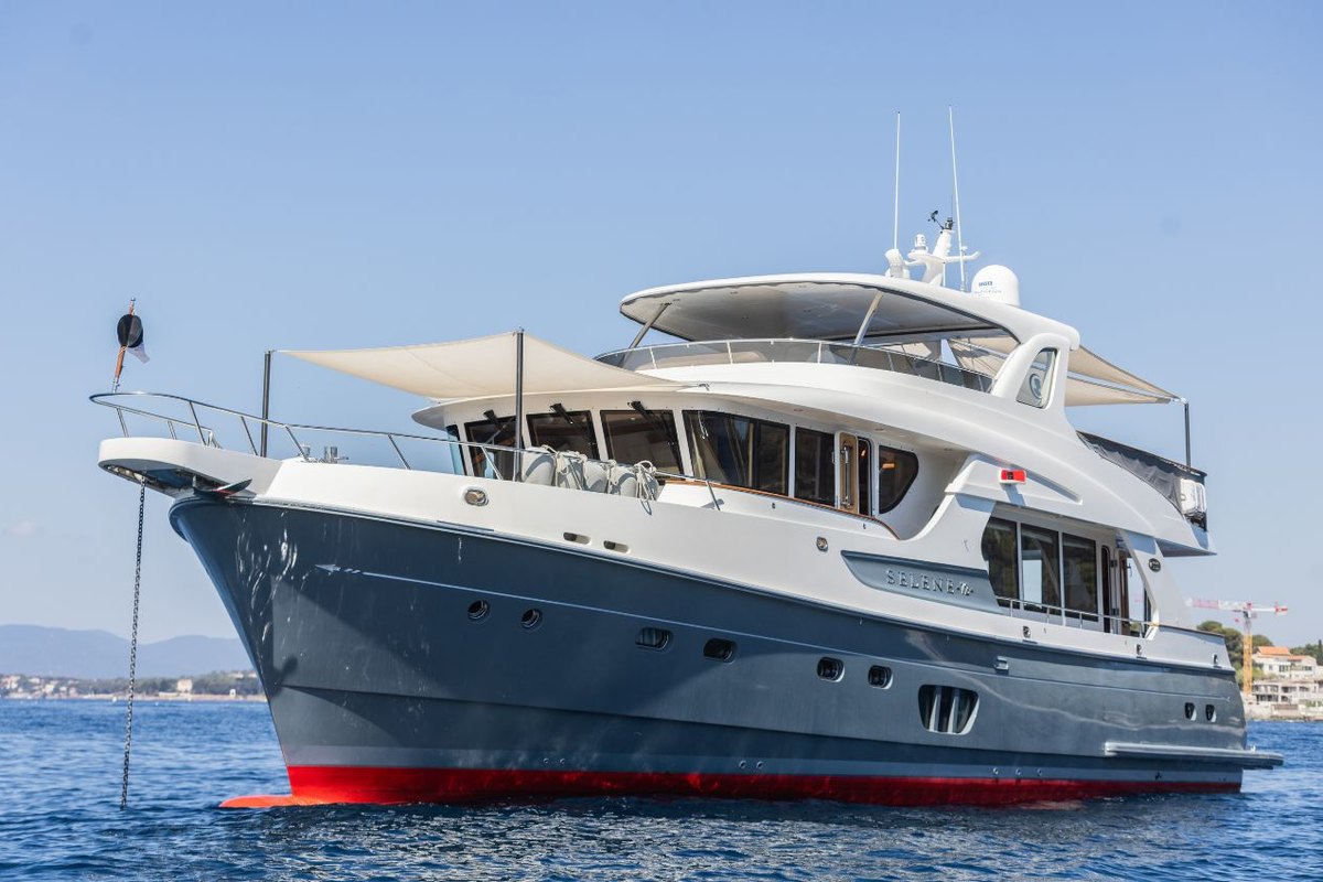 Sedna, Jet Tern · Selene 72