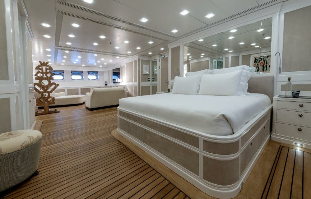 Enlarge : Spirit of the C's · On charter