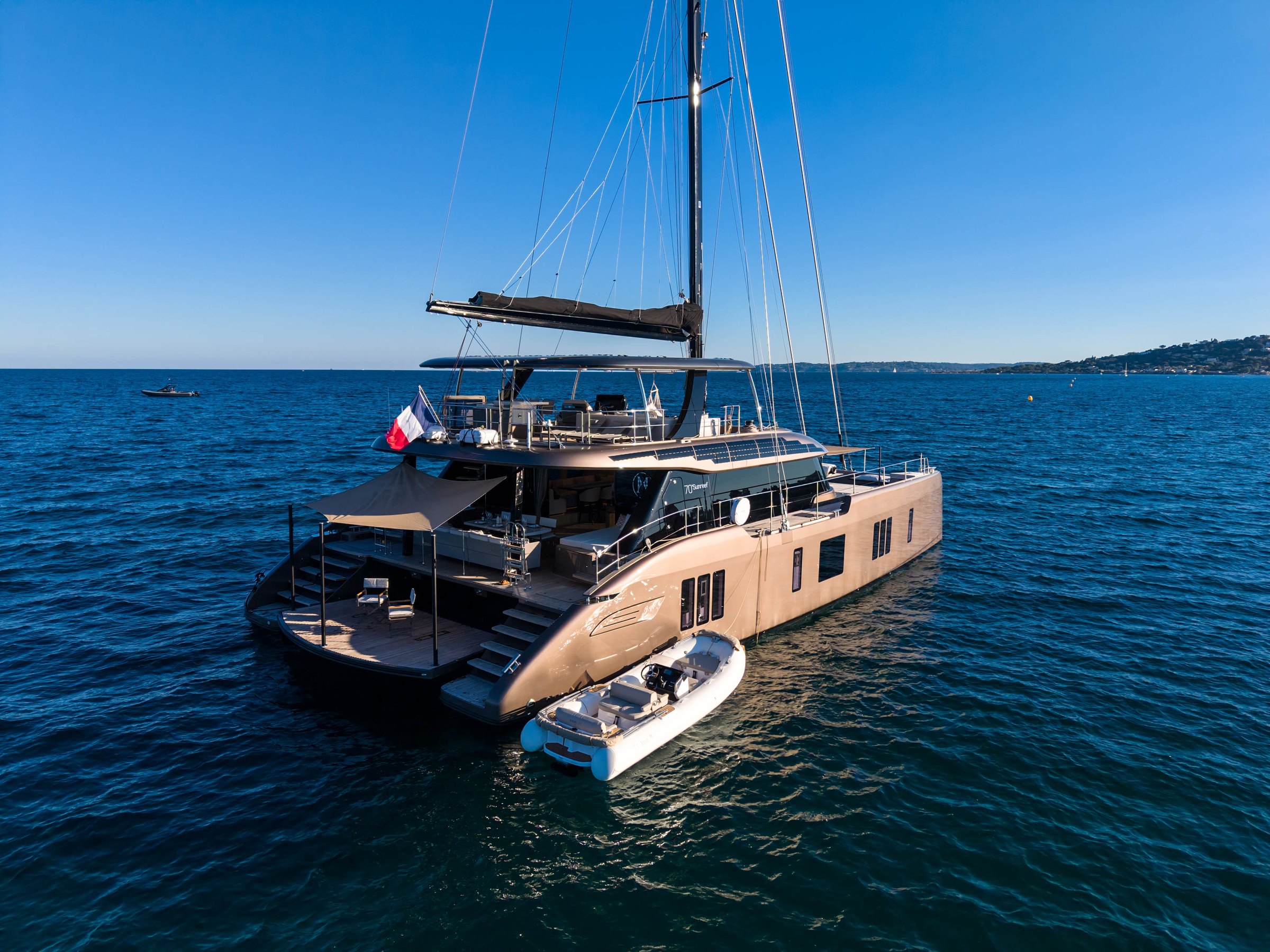 Āura, Sunreef 70
