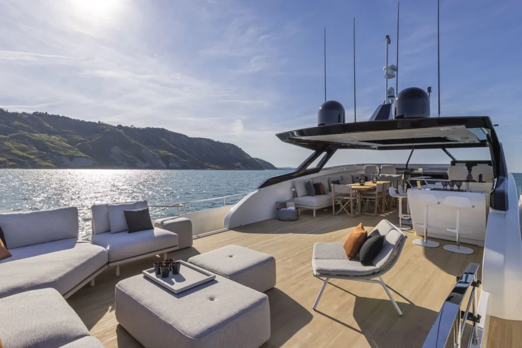 group_atalante_yachts_charter_motor_yacht_h_co_onboard