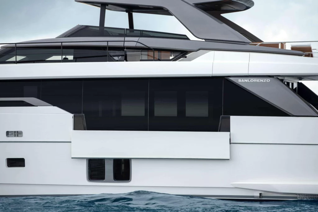 group_atalante_yachts_charter_motor_yacht_regine_full