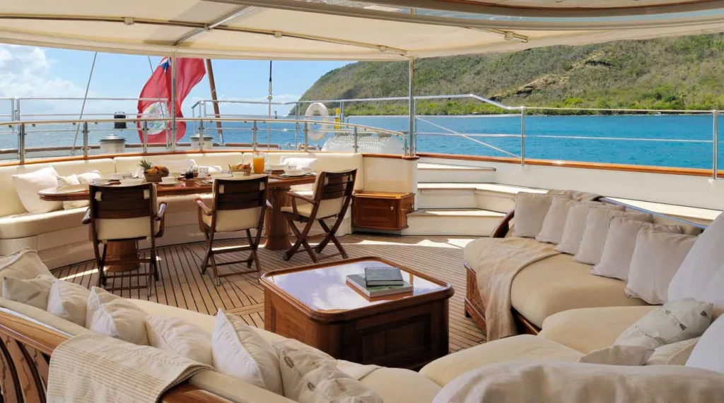 group_atalante_yachts_charter_sailing_yacht_drumbeat_deck