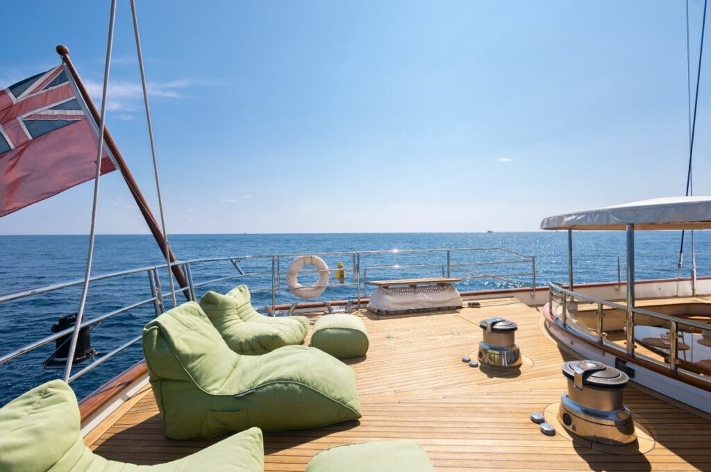 Drumbeat-Sale-Boat-Luxe-Mediterranean-Atalante