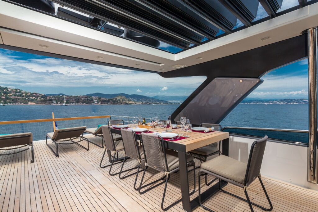 REGINE OF CANNES 10004596