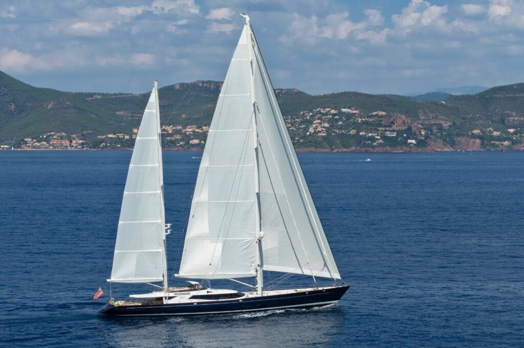 Sailing-Yacht-Drumbeat-Sea-Cruising-Sales