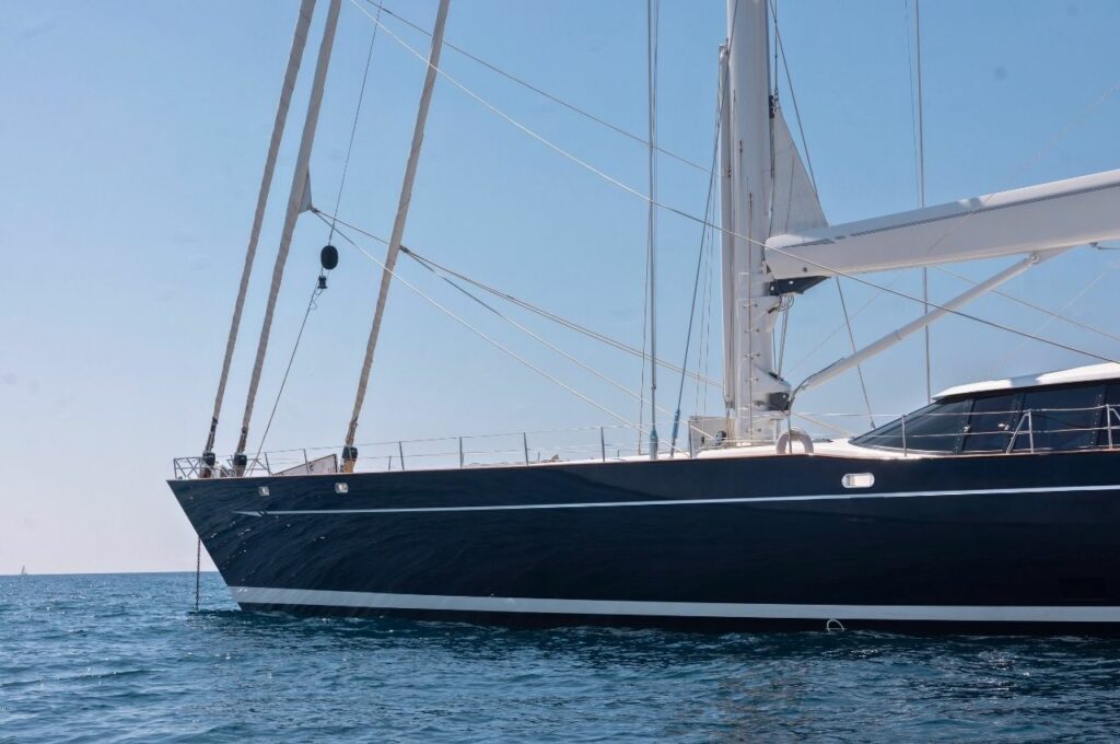 Sailing-Yacht-Drumbeat-Sea-Cruising-Sales-Atalante