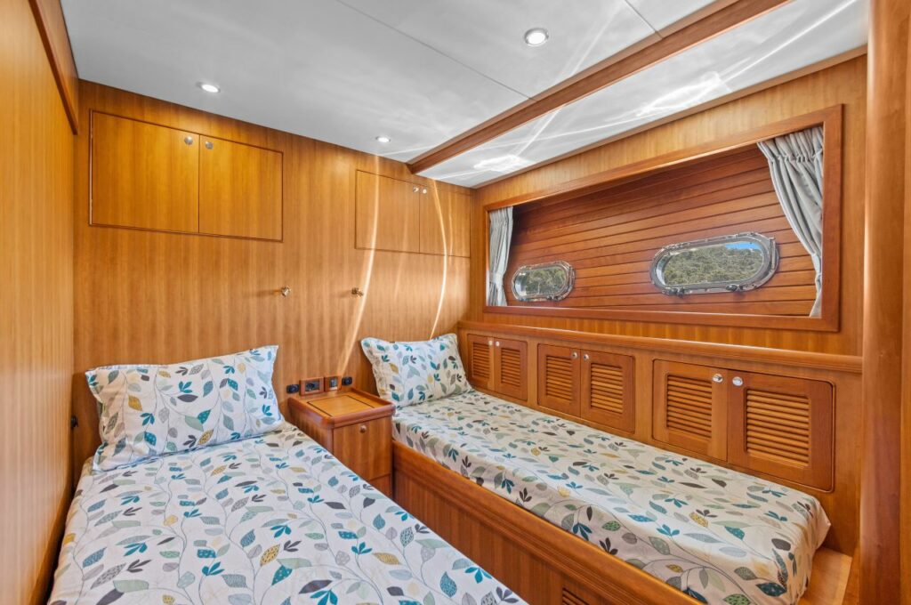 Sedna-Atalante-Charter-Yacht-Cannes-Selen-Twin