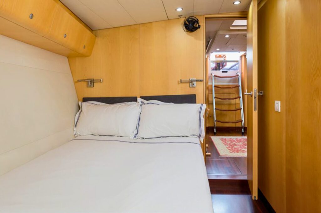 Valkyrie-Swan-Sale-Atalante-Sailing-Bedroom-2